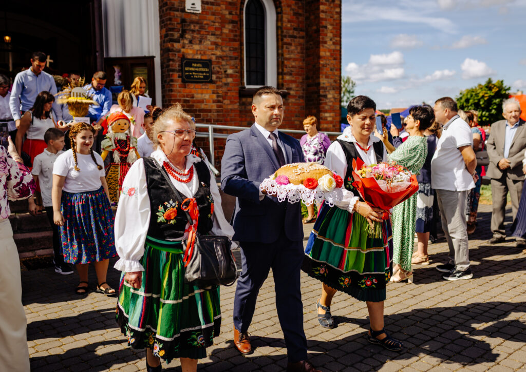 Wyjście z kościoła